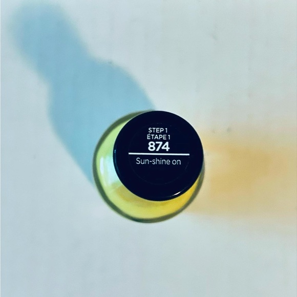 ⭐️5 For 25⭐️ Sally Hansen Neons Collection Miracle Gel Nail Polish Sun-shine On - Picture 5 of 8